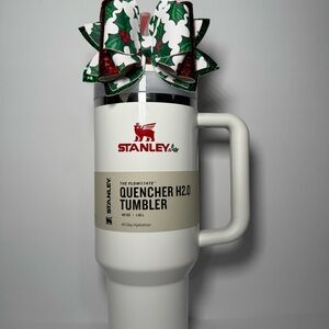 Stanley 2023 Holiday Exclusive MISTLETOE TWIST 40oz Tumbler BNWT + Custom Bow